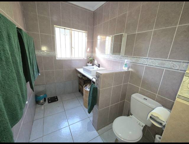 3 bed property to rent in VILLIERIA
